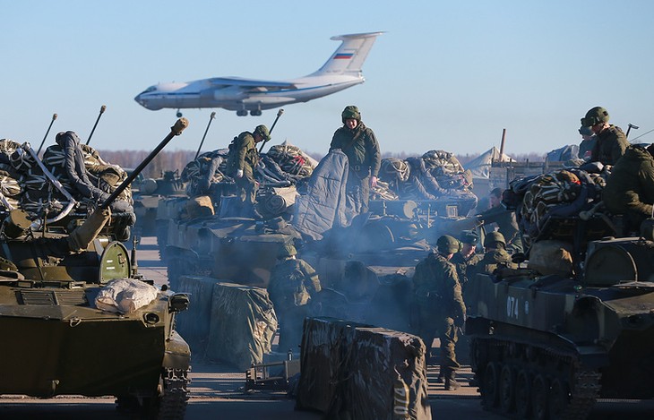 Russia vows to respond to NATO’s military buildup in Eastern Europe - ảnh 1
